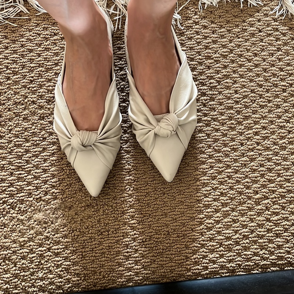 Gorgeous pair of Zara leather flats brand new